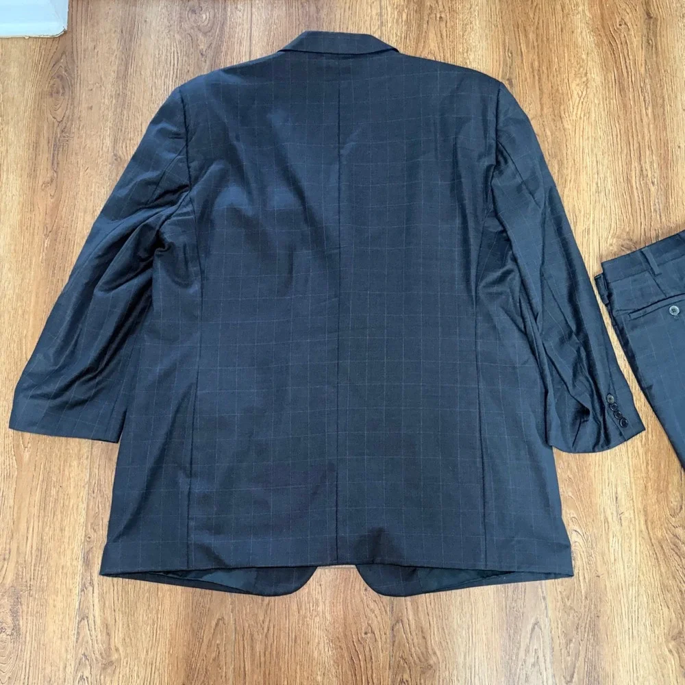 Zanetti Men's 50L Italy Made Super 150s Wool Gray Windowpane Suit 3-Button READ